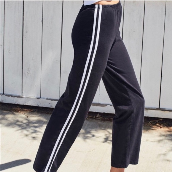 Brandy Melville Wide Leg Sweatpants - Black - Picture 5 of 6